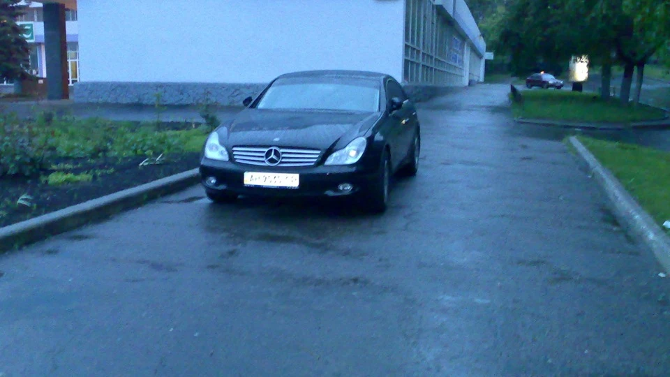 Mercedes-Benz CLS яд 2
