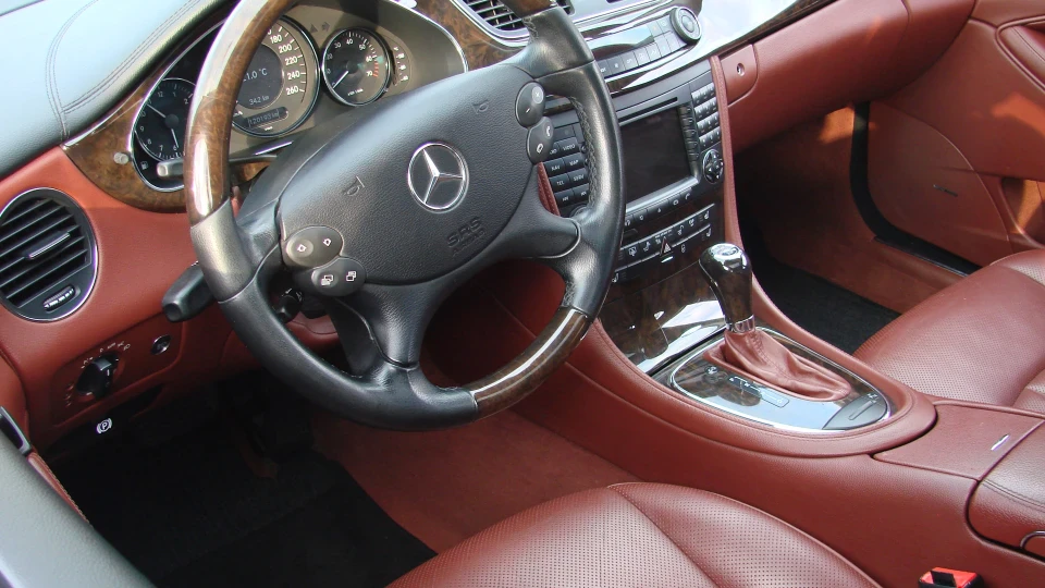 Mercedes-Benz CLS цегла 5