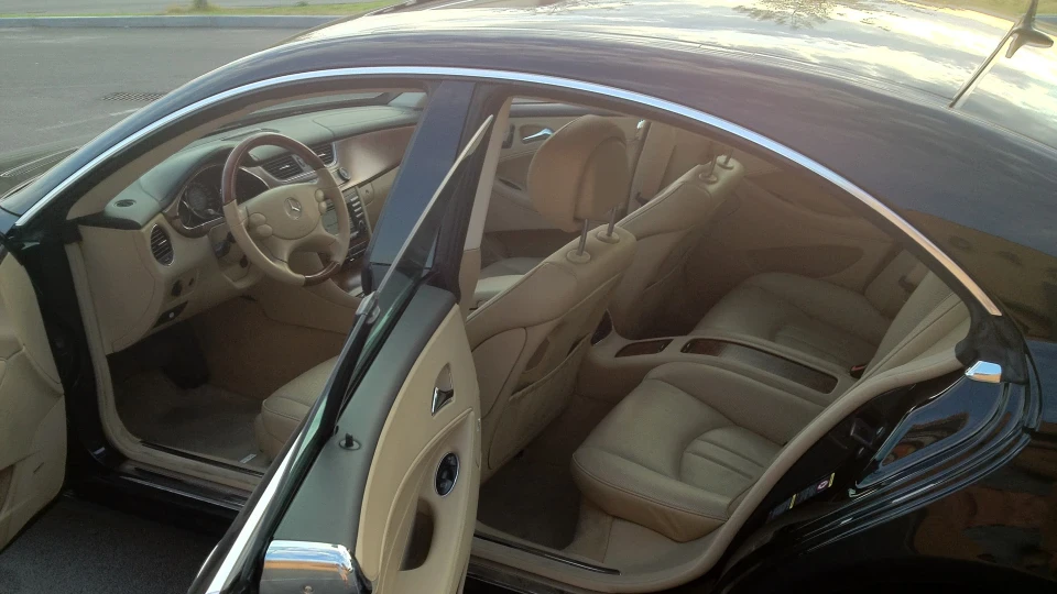 Mercedes-Benz CLS сміливий і елегантний (продан