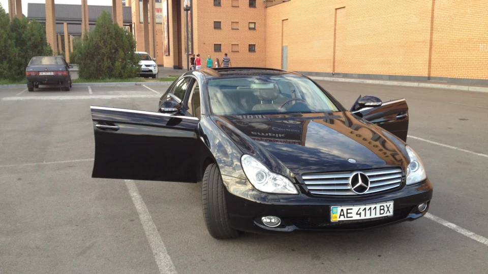 Mercedes-Benz CLS сміливий і елегантний (продан 5