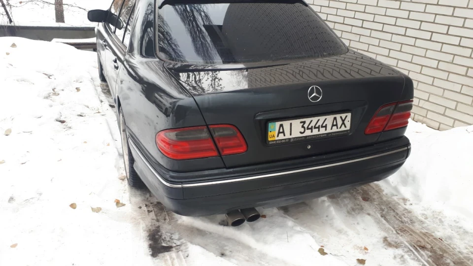 Mercedes-Benz E 55 AMG Темно-синій ЧЕРНИШ)) 2