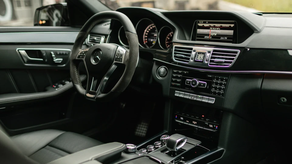 Mercedes-Benz E 63 AMG S 3