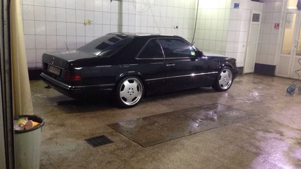 Mercedes-Benz E-Class Coupe 5