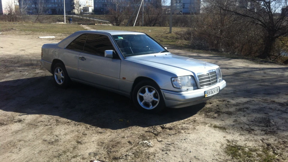 Mercedes-Benz E-Class Coupe 2