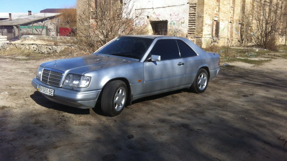 Mercedes-Benz E-Class Coupe 4