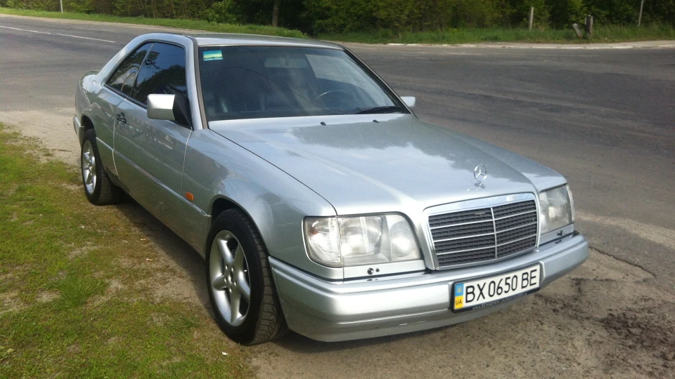 Mercedes-Benz E-Class Coupe 5
