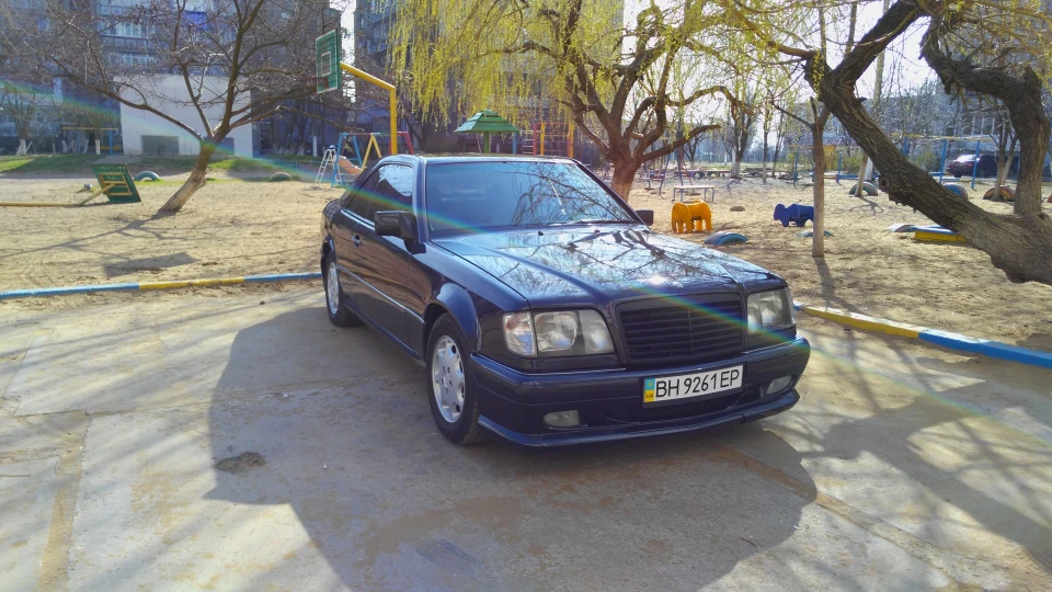 Mercedes-Benz E-Class Coupe 2