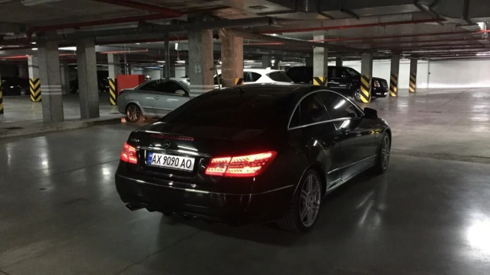 Mercedes-Benz E-Class Coupe 5