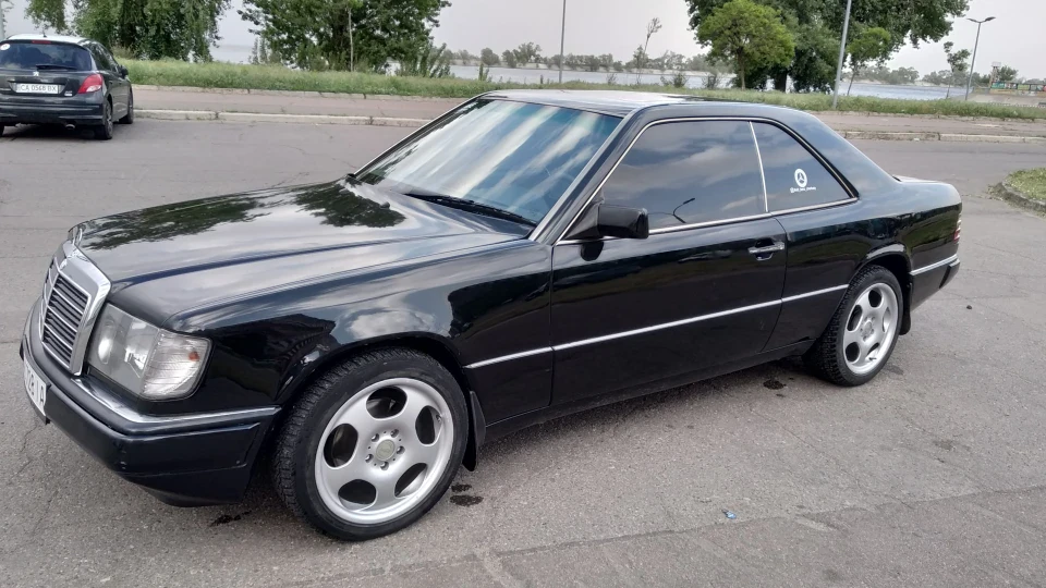 Mercedes-Benz E-Class Coupe 2