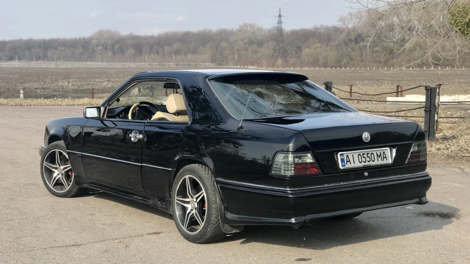 Mercedes-Benz E-Class Coupe 2