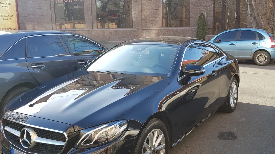Mercedes-Benz E-Class Coupe 2