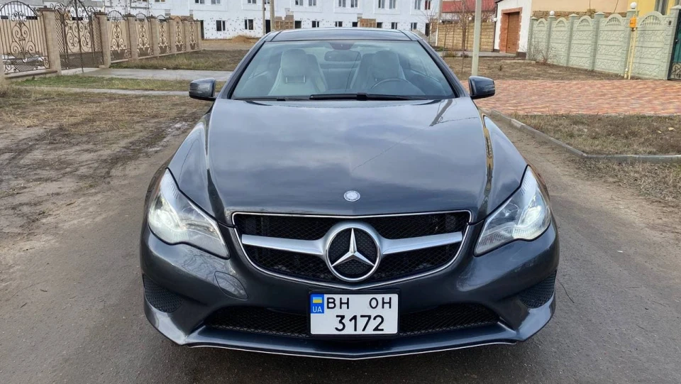 Mercedes-Benz E-Class Coupe 2