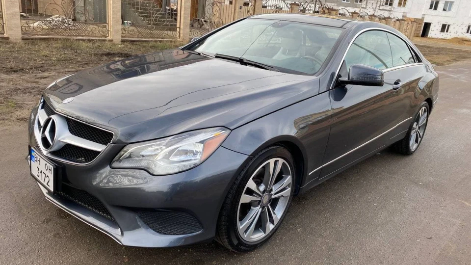 Mercedes-Benz E-Class Coupe 3