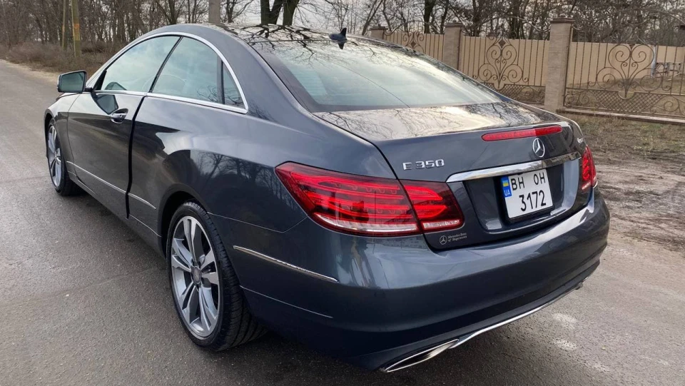 Mercedes-Benz E-Class Coupe 5