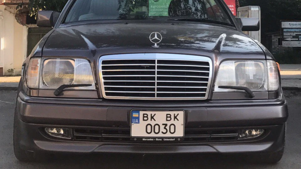 Mercedes-Benz E-Class Coupe 2