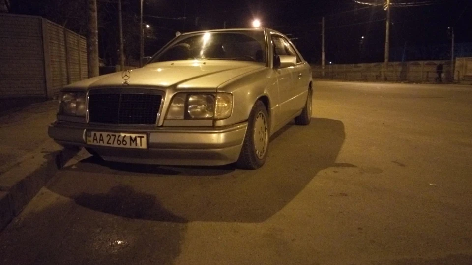 Mercedes-Benz E-Class Coupe 2