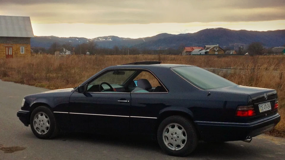 Mercedes-Benz E-Class Coupe 2