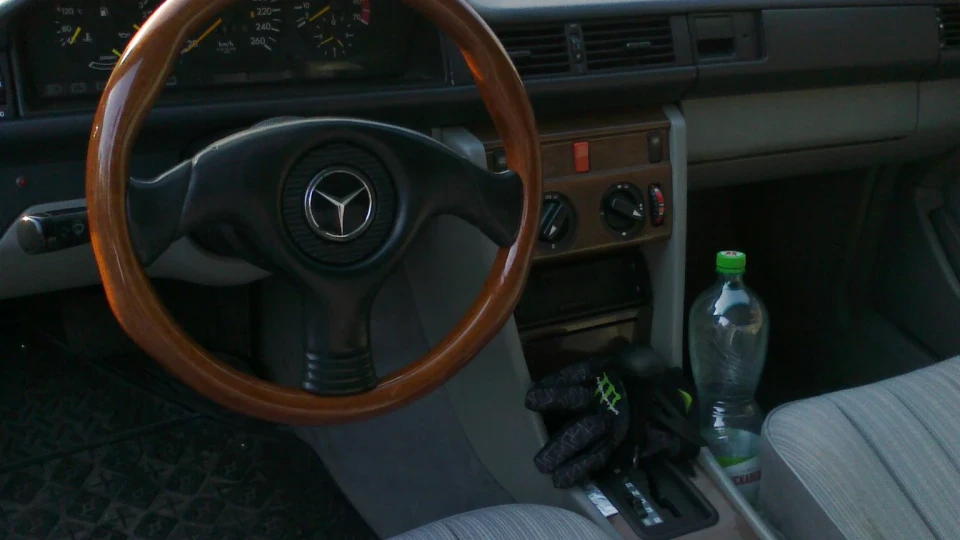 Mercedes-Benz E-Class Coupe 2