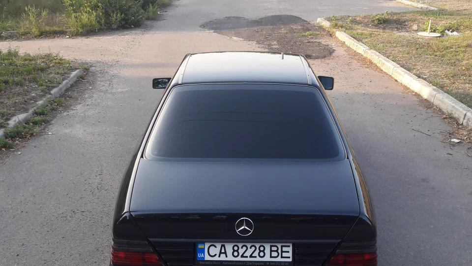 Mercedes-Benz E-Class Coupe 3