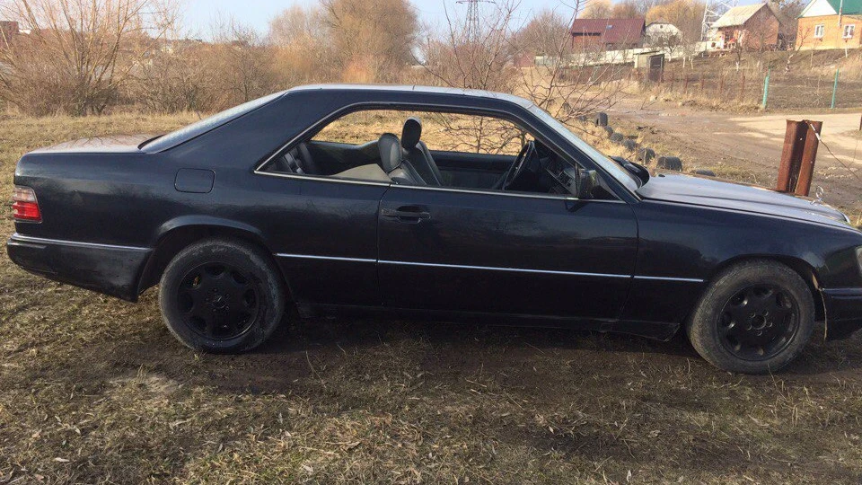Mercedes-Benz E-Class Coupe 2