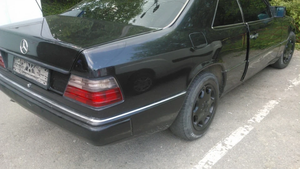 Mercedes-Benz E-Class Coupe 5