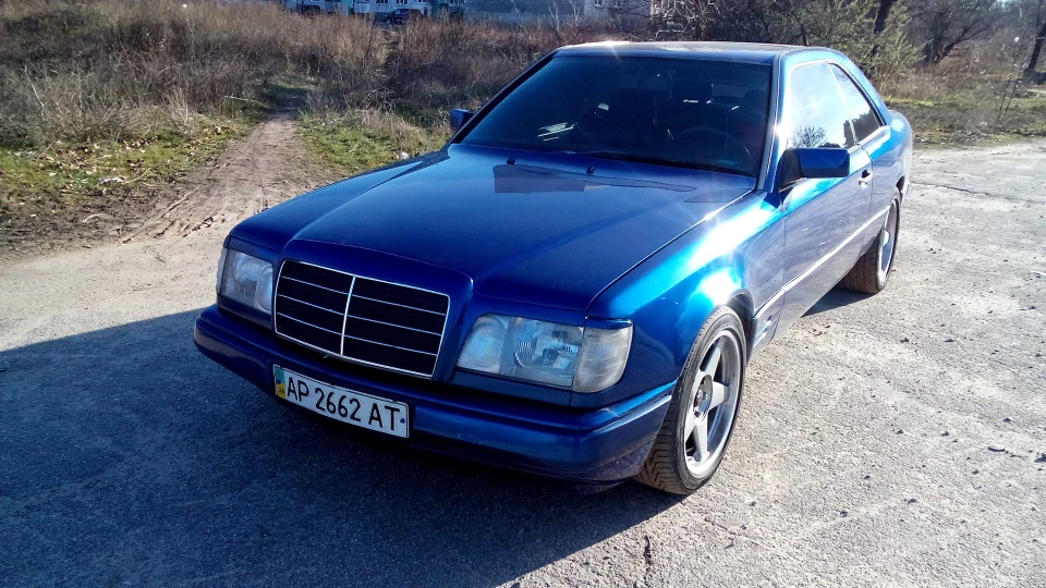 Mercedes-Benz E-Class Coupe 3