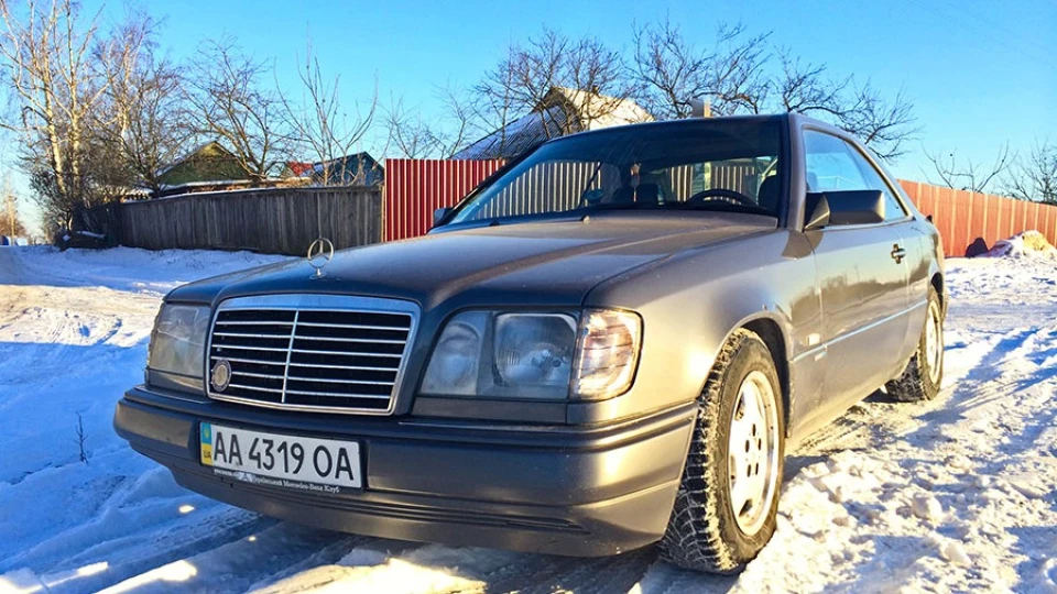 Mercedes-Benz E-Class Coupe 3