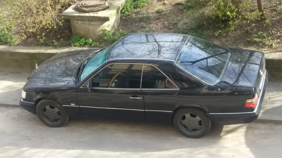 Mercedes-Benz E-Class Coupe 2