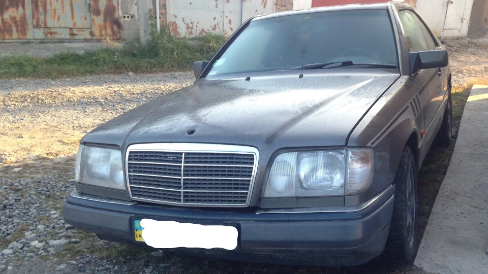 Mercedes-Benz E-Class Coupe 2