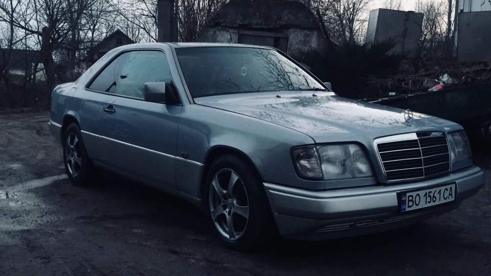 Mercedes-Benz E-Class Coupe 2
