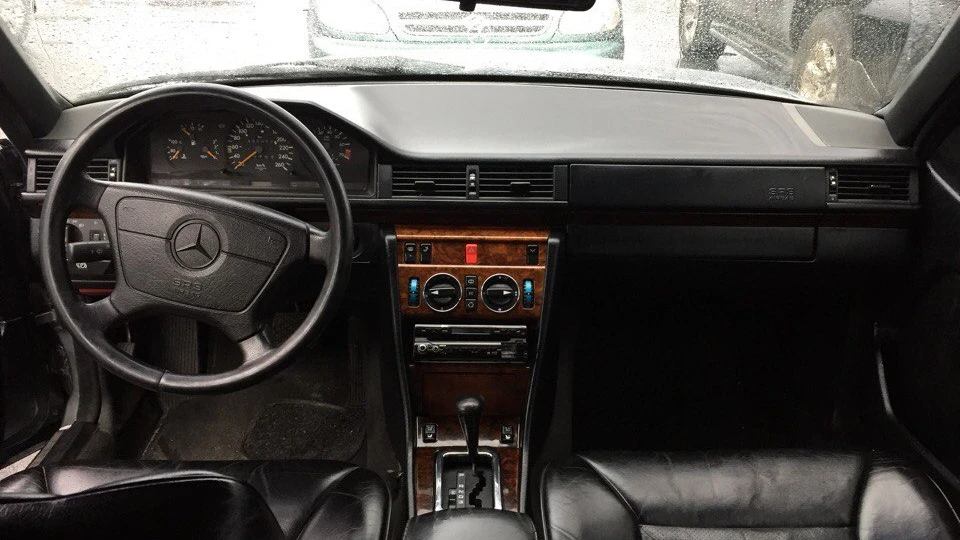 Mercedes-Benz E-Class Coupe 3
