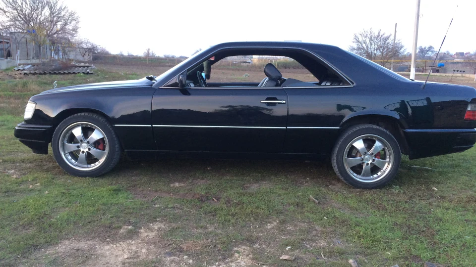 Mercedes-Benz E-Class Coupe 2