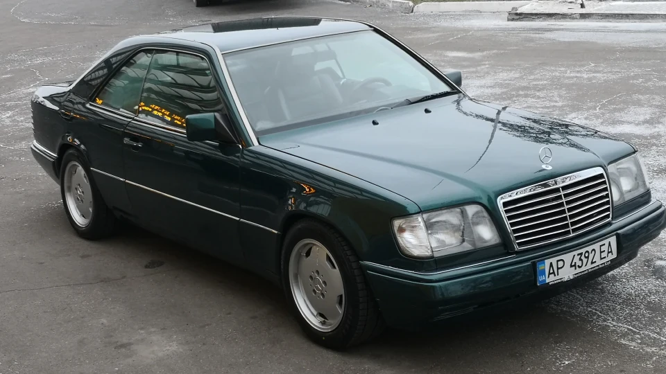 Mercedes-Benz E-Class Coupe 5