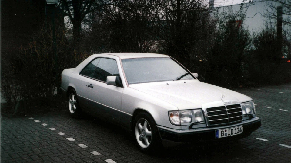 Mercedes-Benz E-Class Coupe 300 3