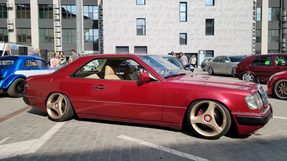 Mercedes-Benz E-Class Coupe 300CE