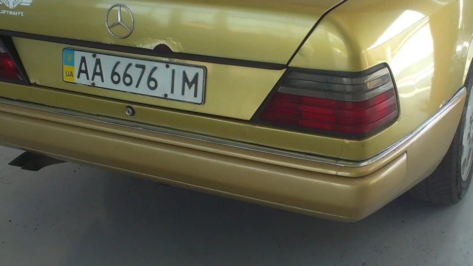 Mercedes-Benz E-Class Coupe 300CE 2