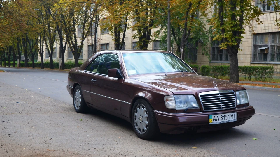 Mercedes-Benz E-Class Coupe 3.2 Літра Соку 2