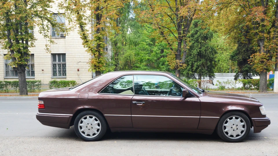 Mercedes-Benz E-Class Coupe 3.2 Літра Соку 4