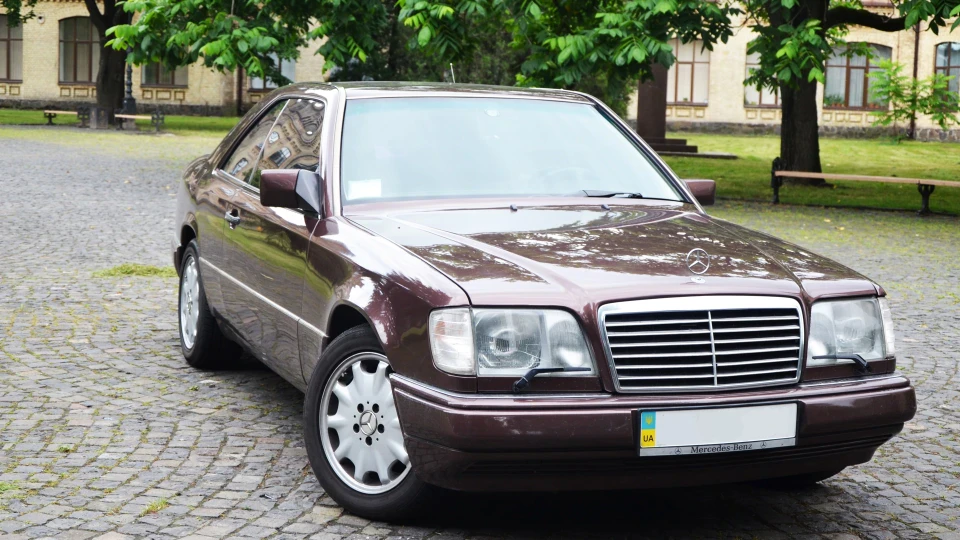 Mercedes-Benz E-Class Coupe 3.2 Літра Соку 5