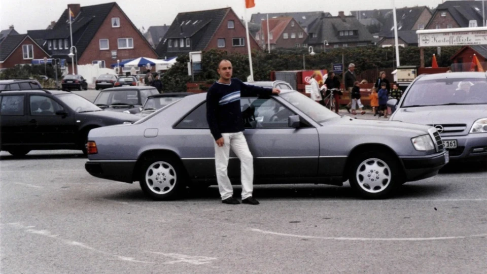 Mercedes-Benz E-Class Coupe 320 2