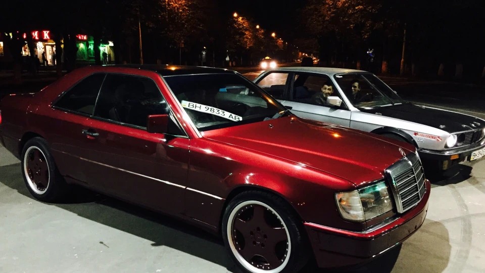 Mercedes-Benz E-Class Coupe Бабин-магніт 2