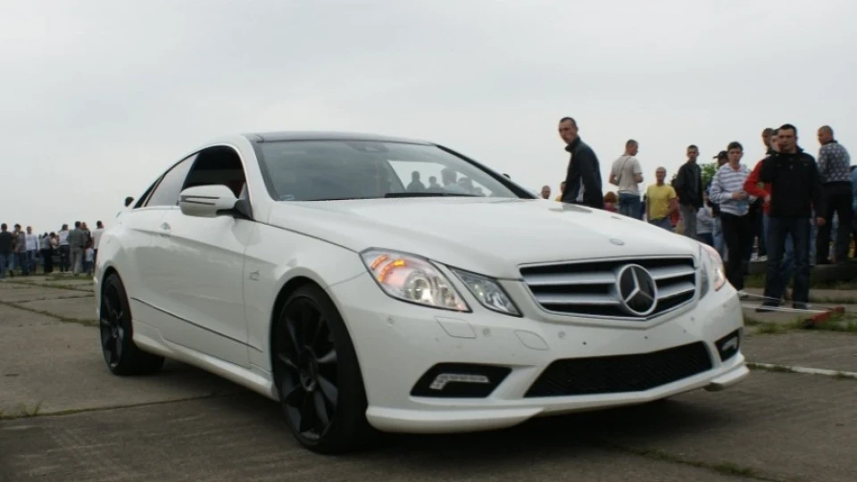 Mercedes-Benz E-Class Coupe Біла крихта 2