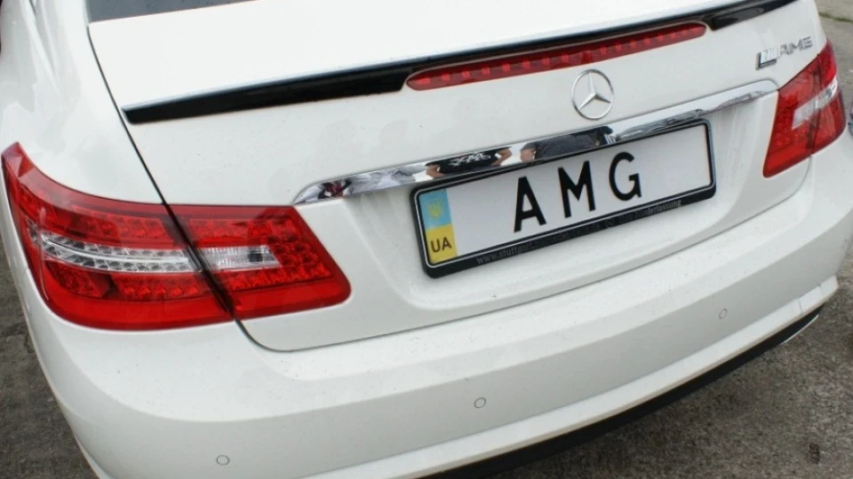 Mercedes-Benz E-Class Coupe Біла крихта 5