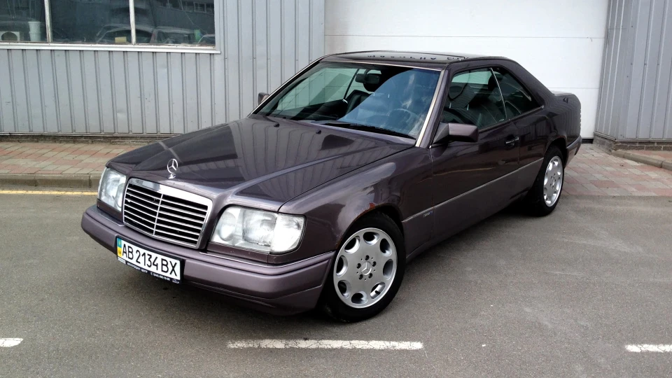 Mercedes-Benz E-Class Coupe C124 E320 у кольорі Bornit 4