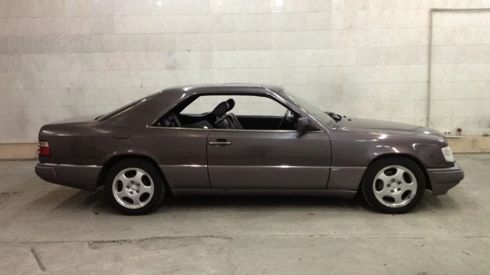 Mercedes-Benz E-Class Coupe C124 E320 у кольорі Bornit 5
