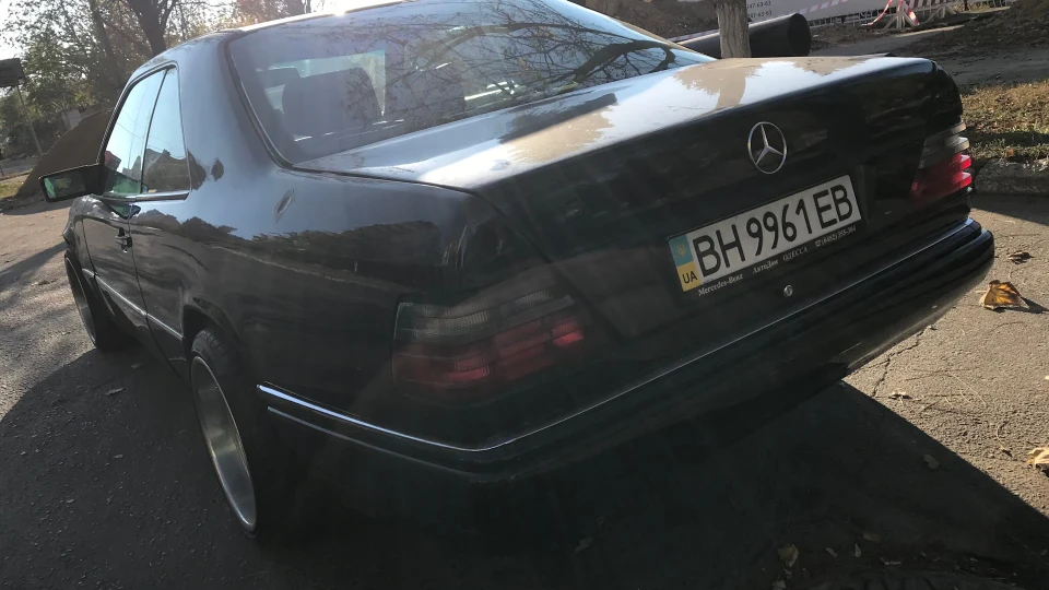 Mercedes-Benz E-Class Coupe CE 3.0 24 3