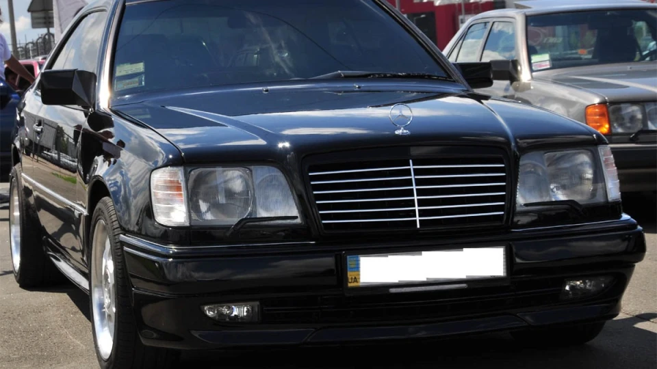 Mercedes-Benz E-Class Coupe CE320 AMG body 3