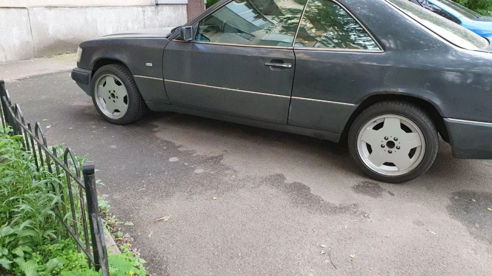 Mercedes-Benz E-Class Coupe E220 restyle m111 2