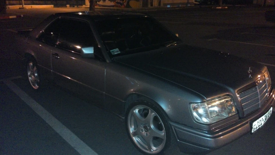 Mercedes-Benz E-Class Coupe E320 2