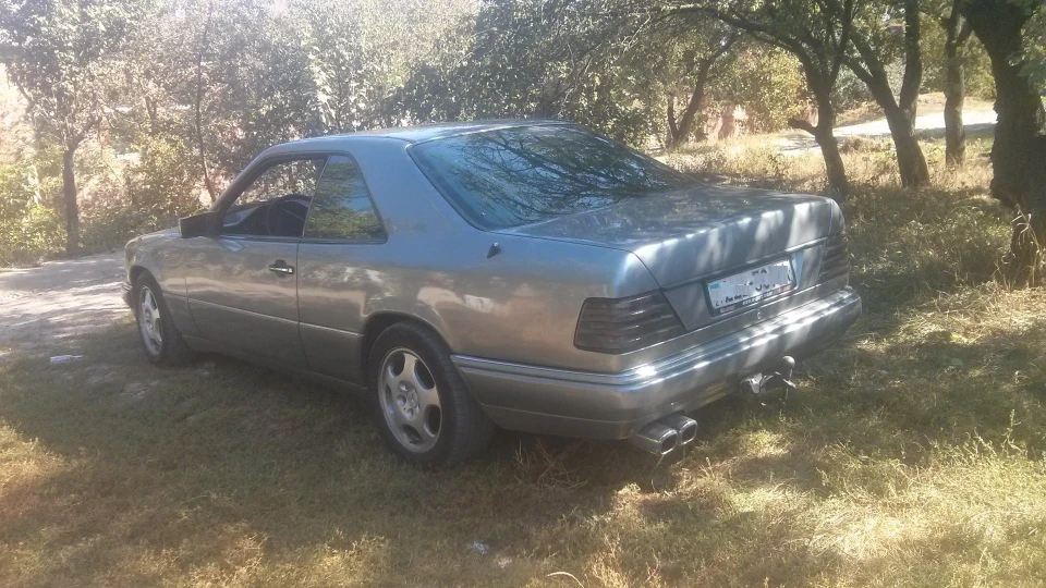 Mercedes-Benz E-Class Coupe E320 3